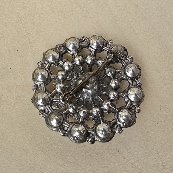 Vintage Crystal Brooch - Picture 2 of 2